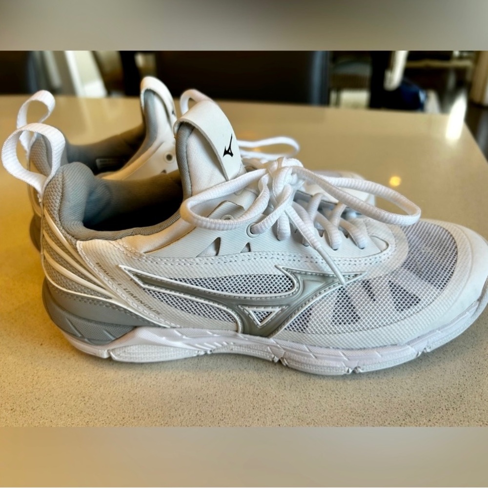 Mizuno Kids White and Gray Sneakers
